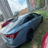 Hyundai Elantra 2022 4