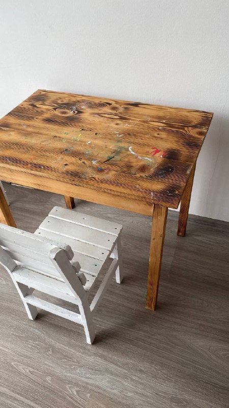 Пуфик, Лампа настольная, Стол и стул, Гладилка 5