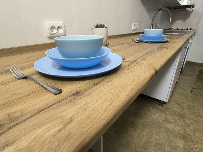 Кухонный гарнитур, газовая плита, холодильник, вытяжка, духовка Artel 5