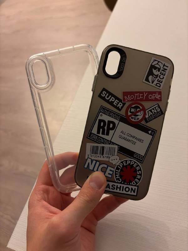 Чехлы на iPhone XR и iPhone 11