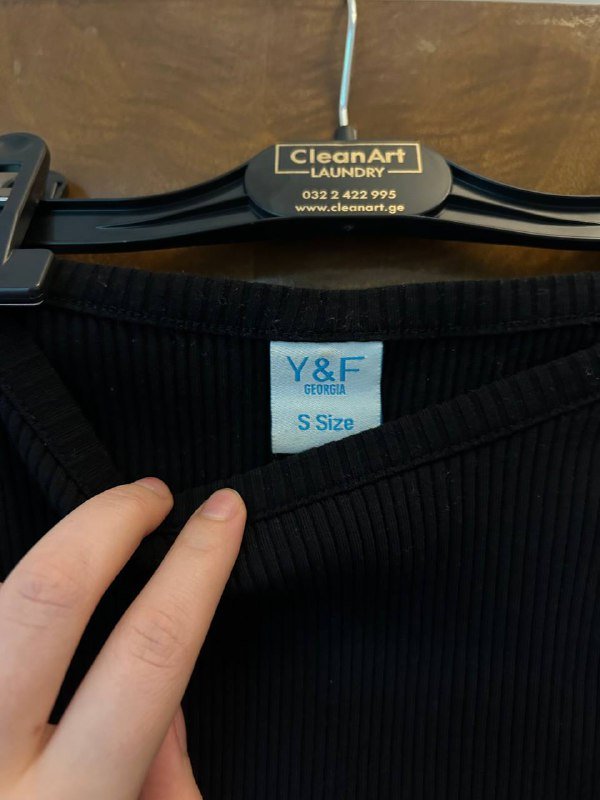 золотая сумка, кроссовки New balance, платье, топ, леопардовые штаны, леггинсы 6