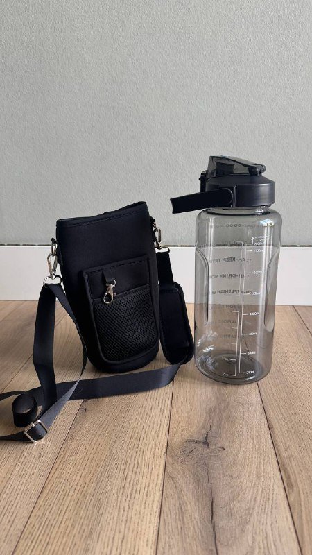 Спортивная бутылка для воды 2 литра с чехлом для телефона