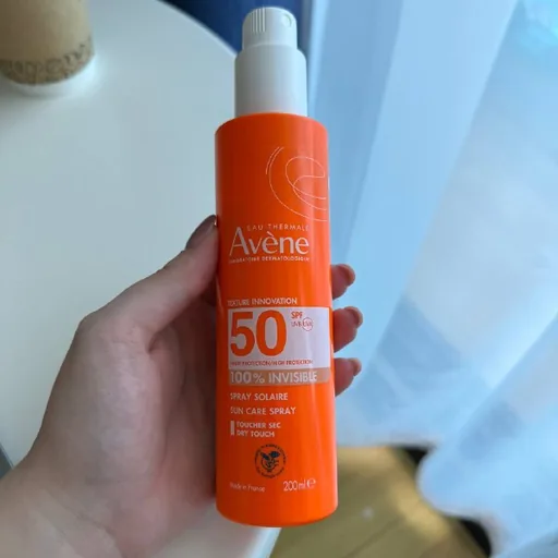 Солнцезащитный спрей Avene SPF 50