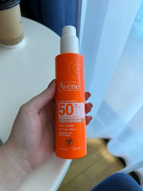 Солнцезащитный спрей Avene SPF 50