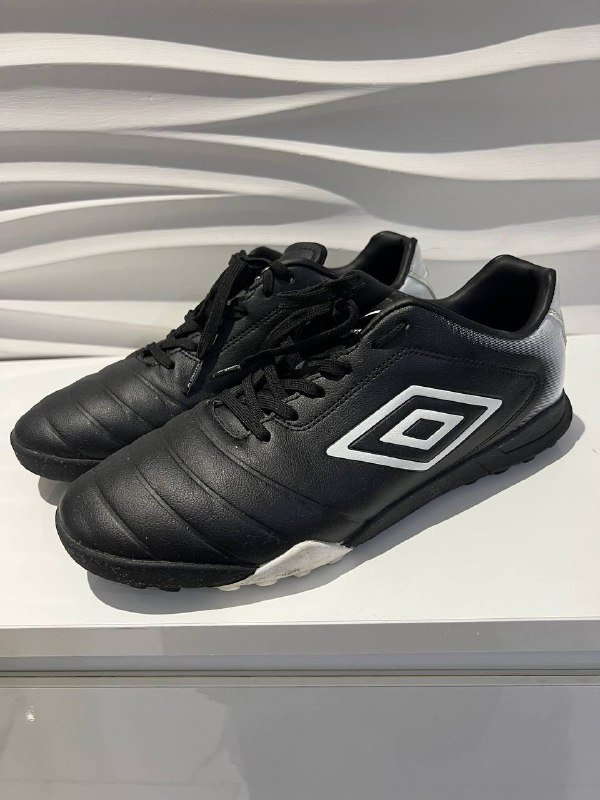 Мужские кроссовки размер 40.5 2