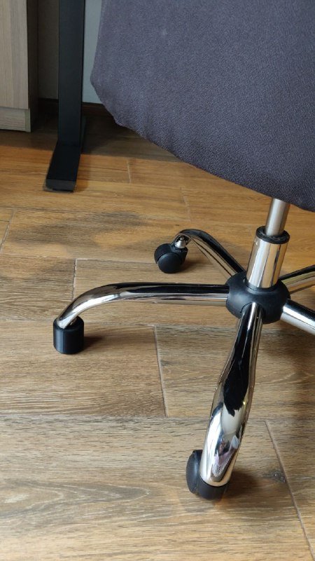 Офисное компьютерное кресло 4