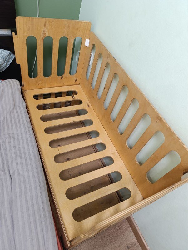 Детская кроватка нестандартная из фанеры 1