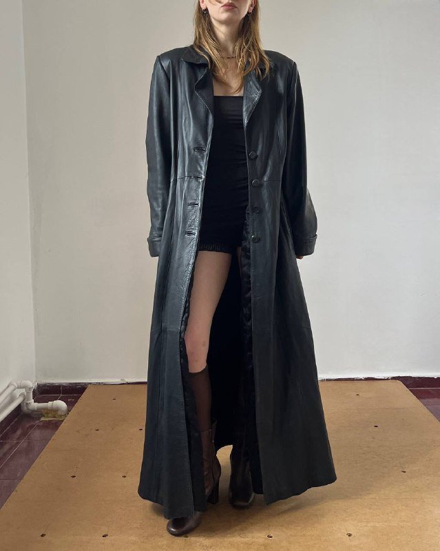 Винтажный кожаный плащ с поясом