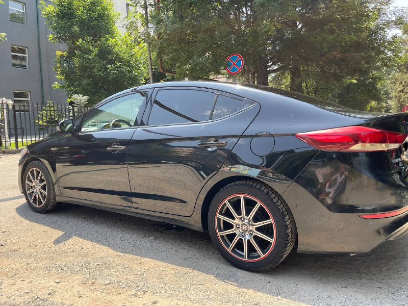 Hyundai Elantra 2018 6