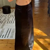 Белые джинсы Zara, коралловые джинсы Levi’s, юбка, джинсовые шорты 3