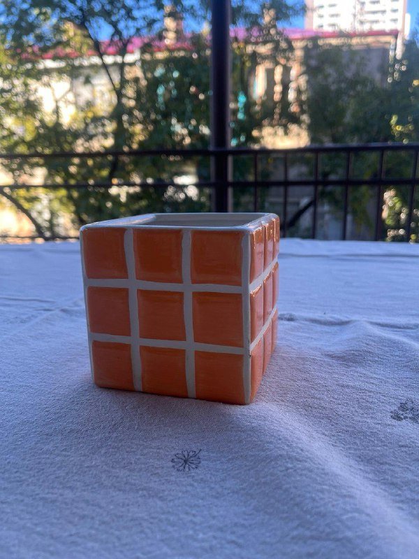 Эмалированная кастрюля, керамическая ваза, тёрка, овощечистка, швабра, разделочная доска 3