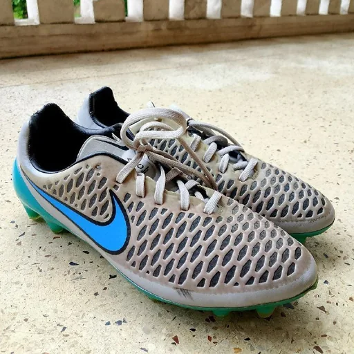 Футбольные бутсы Nike Magista