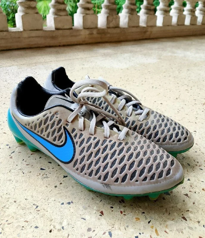 Футбольные бутсы Nike Magista 1