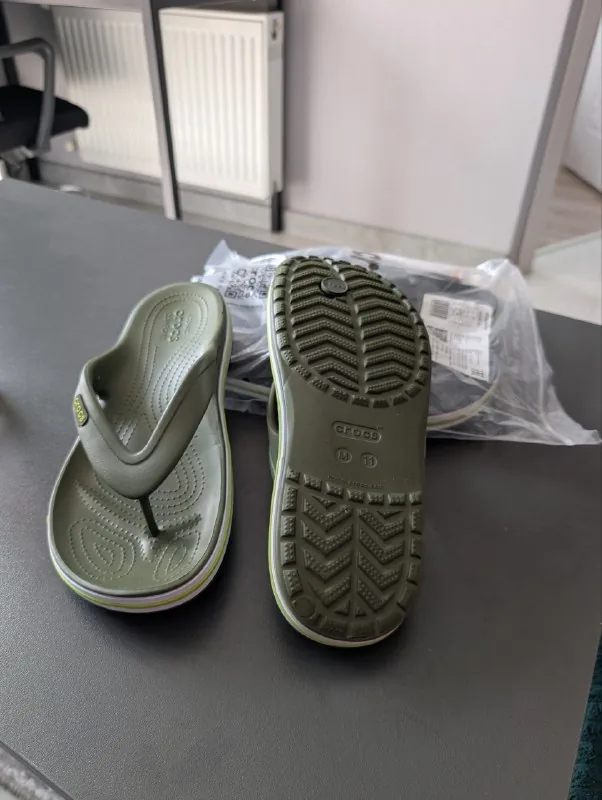 Сланцы Crocs, зелёные и синие