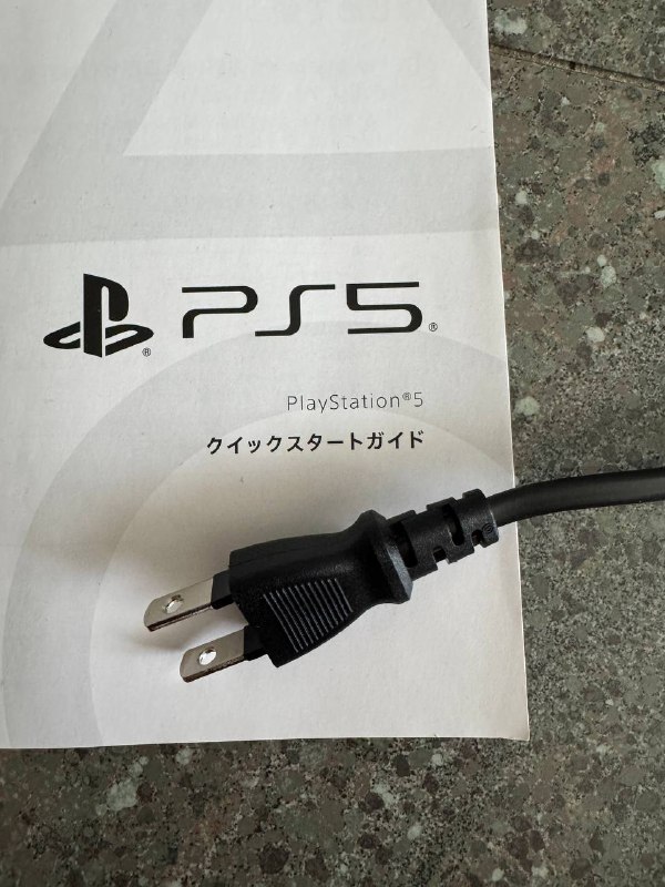 PS5 Slim 1 TB с дисководом, 2 геймпада, зарядка, hdmi 2