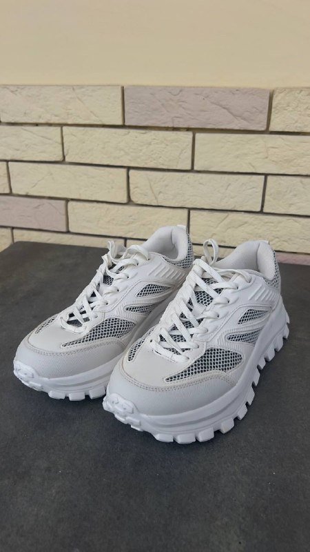 Кроссовки ZARA мужские белые размер 42