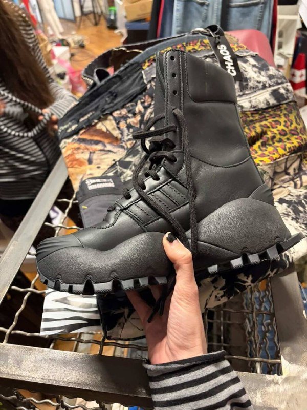 Женские ботинки Adidas размер 39 новые 3