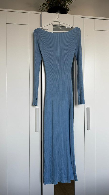 Серебристое сатиновое платье, Голубое вязаное платье с открытой спиной 9