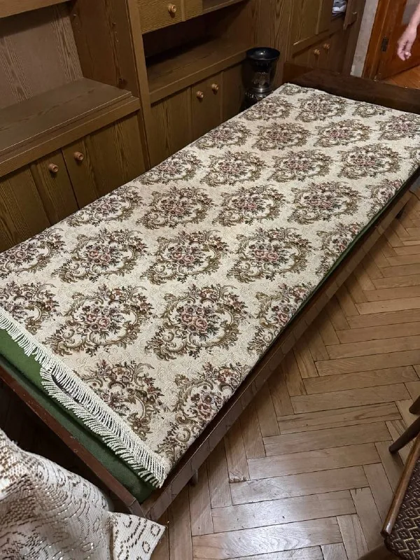 Кровать, диван 1