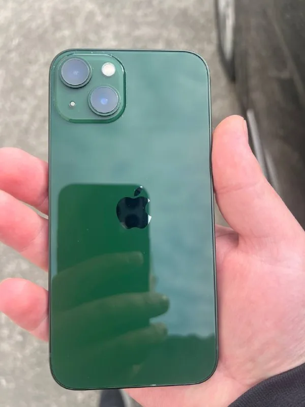 iPhone 13 128 GB green 1