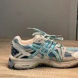 Женские кроссовки Asics 4