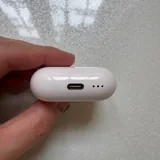 AirPods 3, кейс MagSafe, Lightning-кабель 5