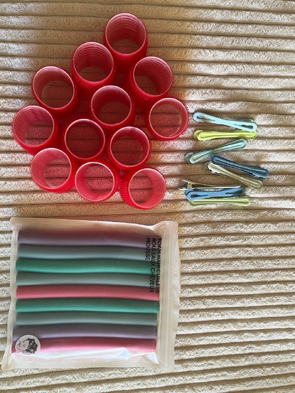 Штатив, отражающая поверхность, штора, фитнес резинки, держатель телефона, бигуди, акварель, мастерихин, шнурки, шляпа 6