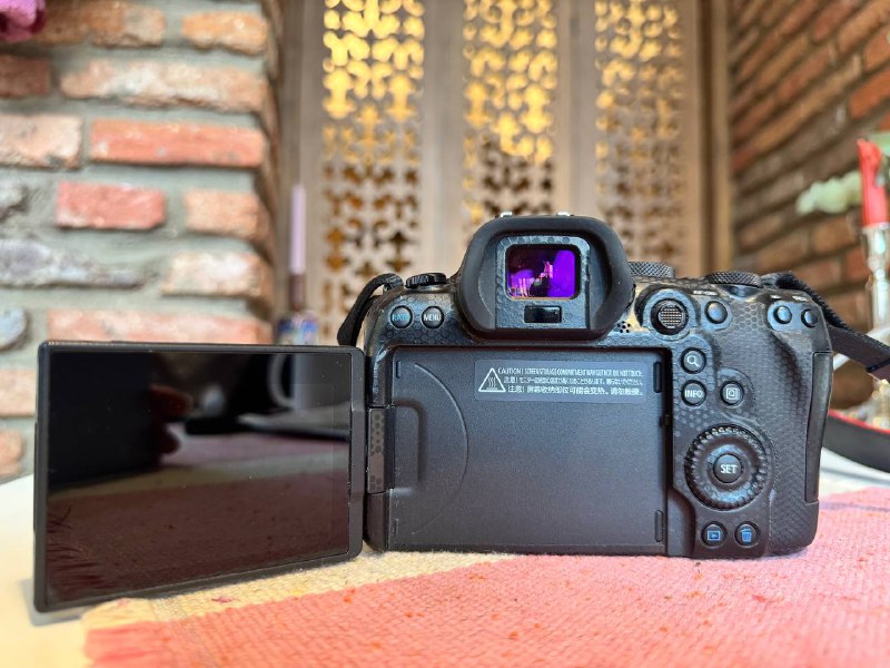 Камера Canon EOS R6, объектив RF 35mm f1.8, 2 карты памяти 64ГБ