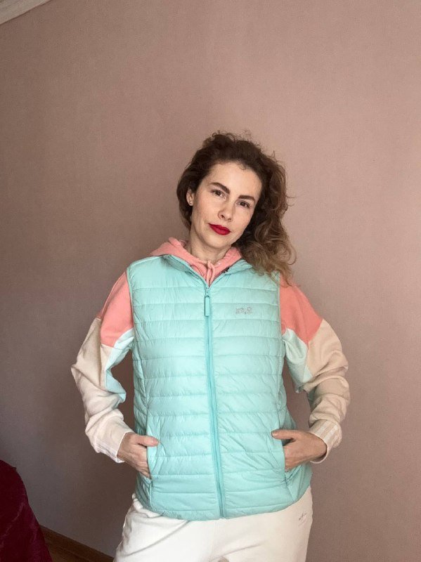 Костюм Adidas, жилетка Jack Wolfskin, спортивные штаны Umbro 2