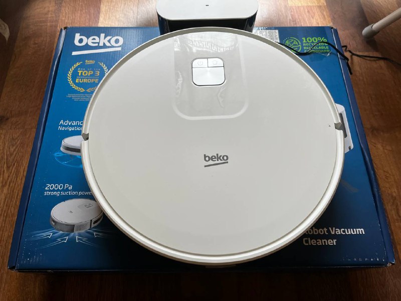 Робот пылесос Beko с сухой и влажной уборкой