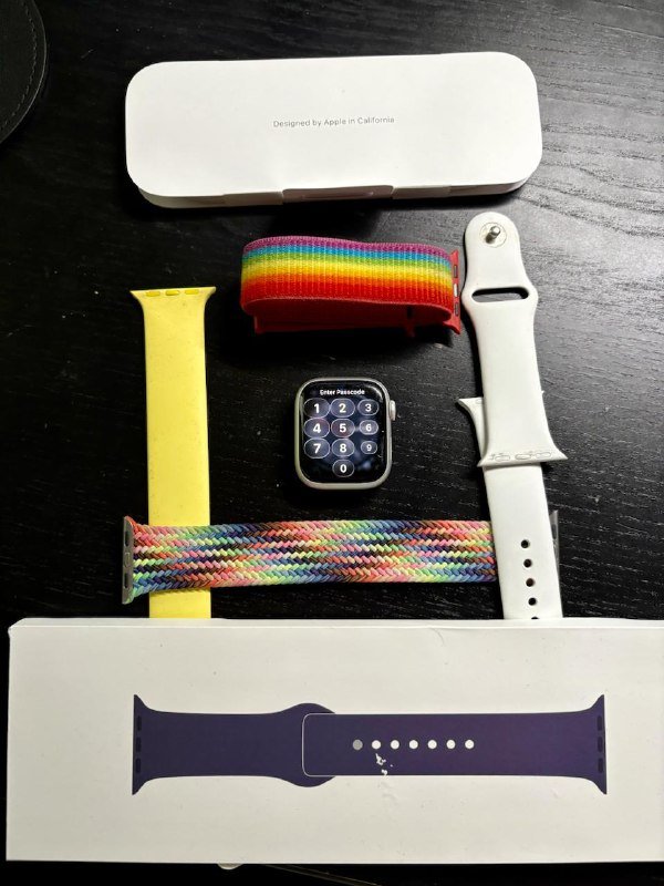 Apple Watch Series 8 41мм с зарядкой и ремешком