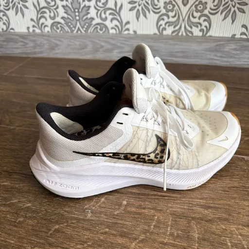 Кроссовки Nike