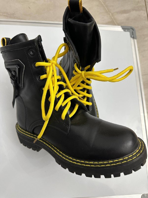 Балетки, черные ботинки, черные ботинки с желтыми шнурками, босоножки 37 размер 6