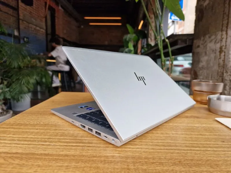 HP Elitebook 830 G8 Laptop 1