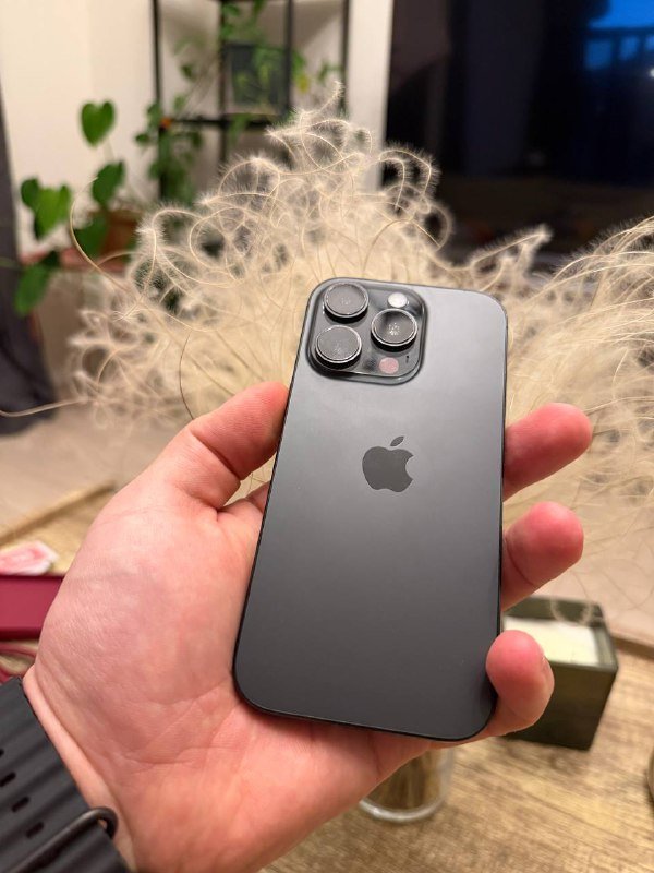 IPhone 16 Pro 128gb, зарядное, защитное стекло, 2 чехла