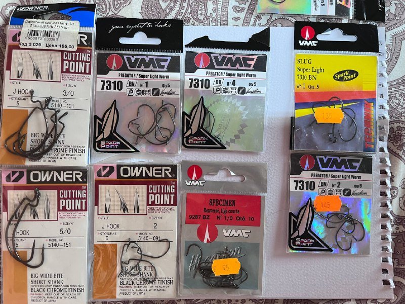 Воблеры, блесна, крючки и катушка 3