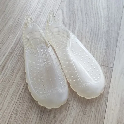 Женские аквашузы