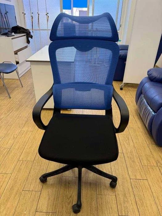 Офисное компьютерное кресло синее