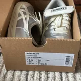 Кроссовки Asics Aaron 2 2