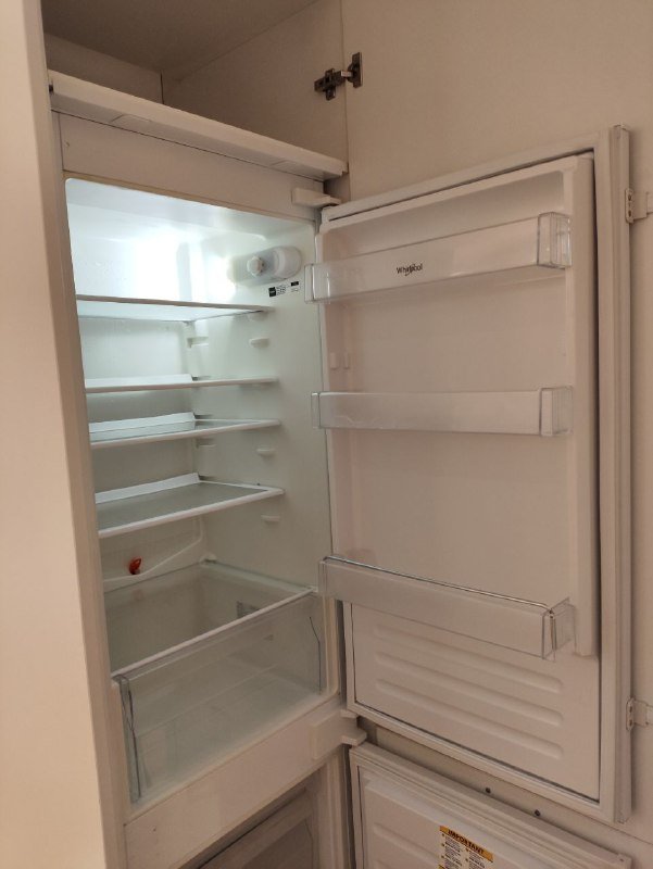 Встраиваемый холодильник Whirlpool 2