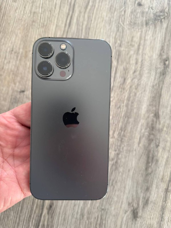 Телефон Apple iPhone с комплектом и чехлами 7