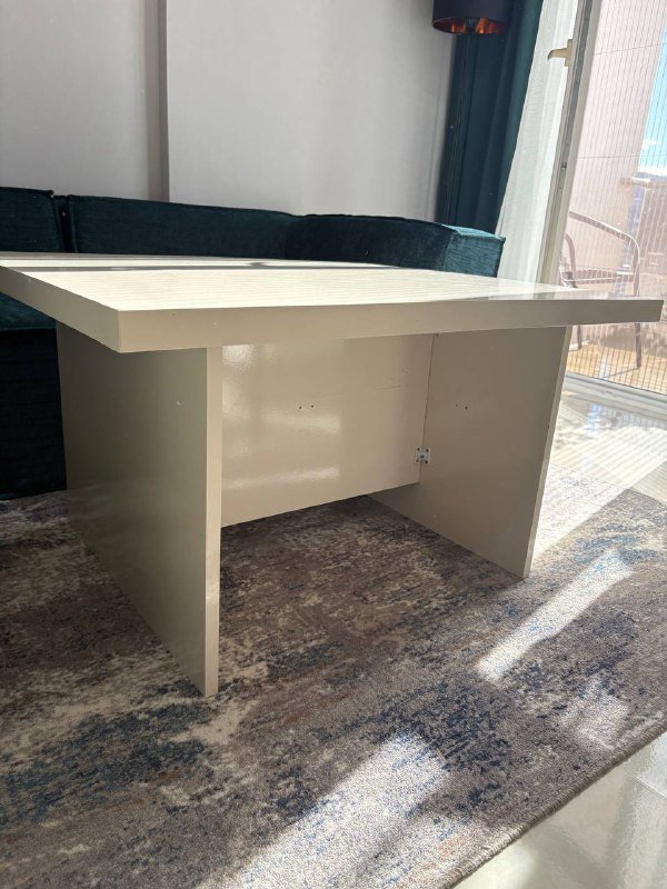 2 шкафа, кофейный столик 4