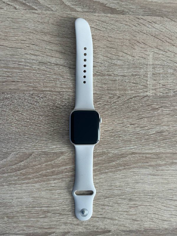 Apple Watch SE с зарядкой