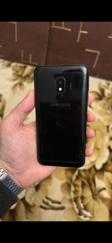 iPhone 12 mini, Samsung Galaxy A10s, Samsung Galaxy J2 Core, AirPods 3, Зарядный кейс, Левый наушник 5