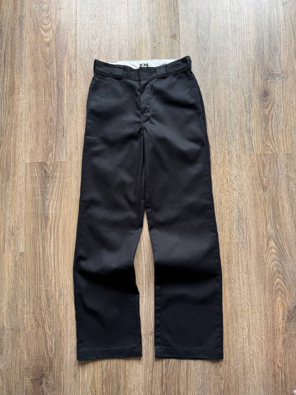 Футболка Ellesse, Штаны The North Face, Мессенджер Kipling, Футболка Adidas, Кроссовки Nike Air Jordan 1 Low, Худи Nike, Футболка Nicki Minaj, Штаны Dickies, Мессенджер Eastpak 8