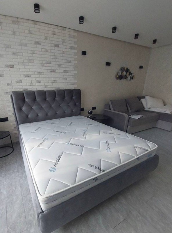 Двуспальная кровать с ортопедическим матрасом 200×160 см