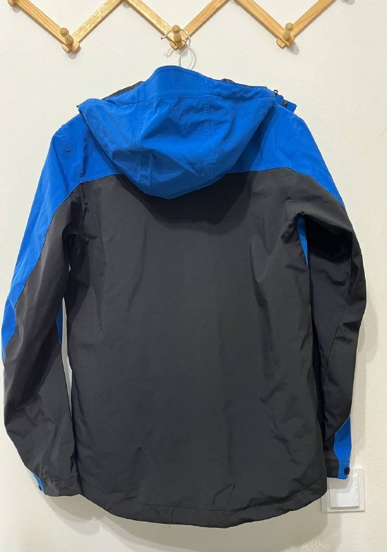 Ветровка Outventure, Джемпер Outventure, Джинсы Armani Exchange, Плащ тренч 2