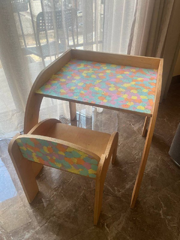 Детский деревянный стол и стул