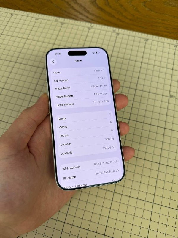 iPhone 17 Pro 4