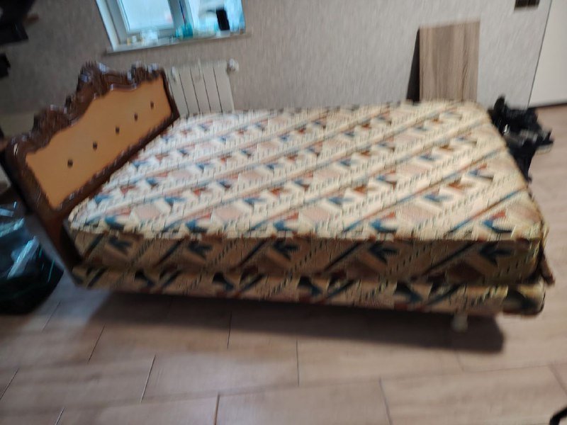 Кровать с матрасом 140x200 см 2